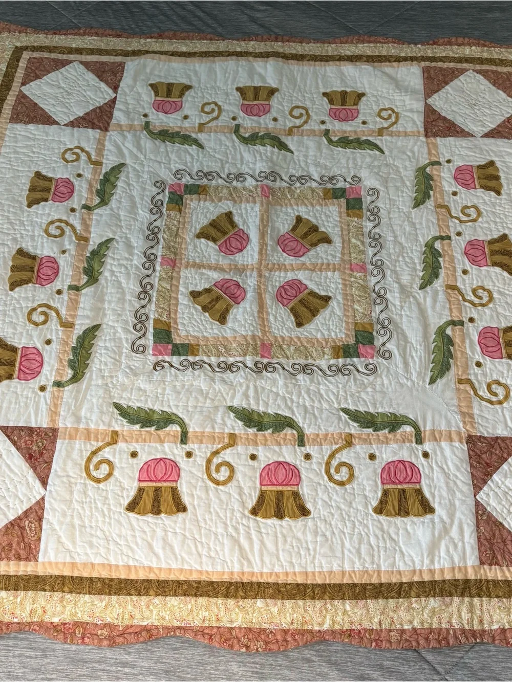 Vtg Appliqué Patchwork Quilt-Floral Tulip Basket Motif By French Tassel 50x50”
